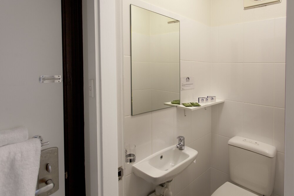 Cremorne Point Manor