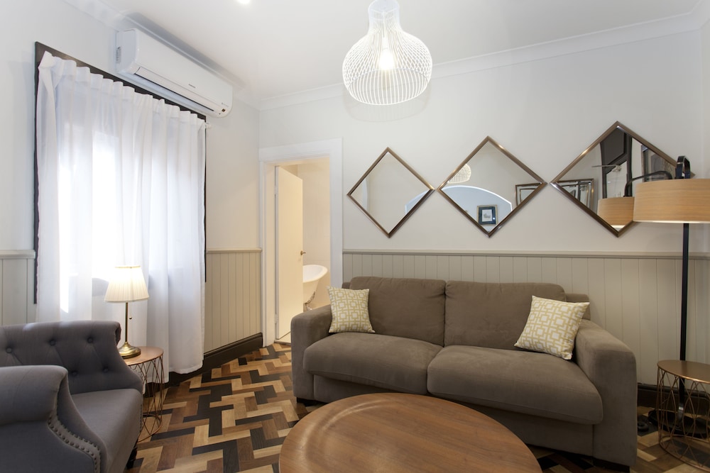 Cremorne Point Manor