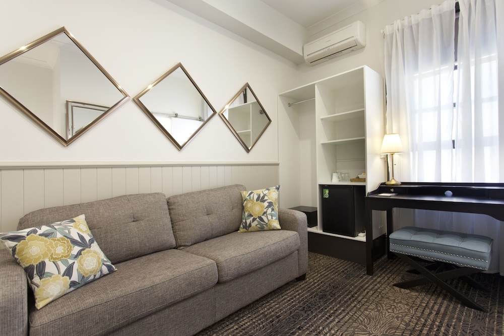 Cremorne Point Manor