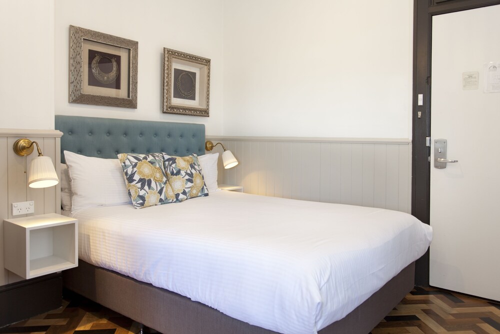 Cremorne Point Manor