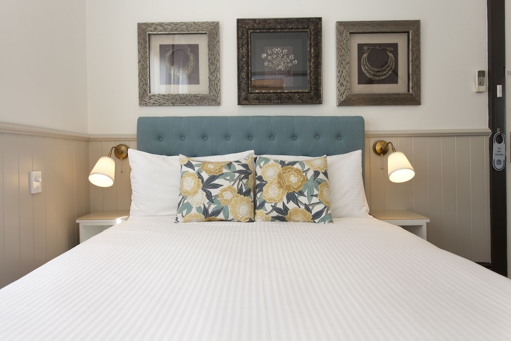 Cremorne Point Manor