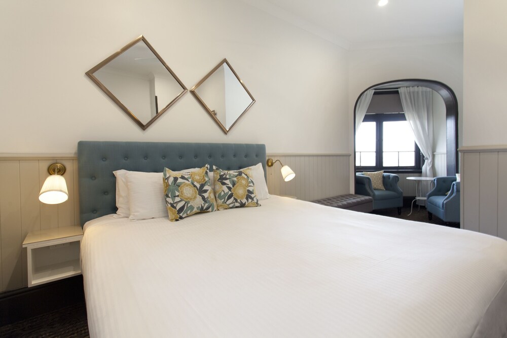 Cremorne Point Manor