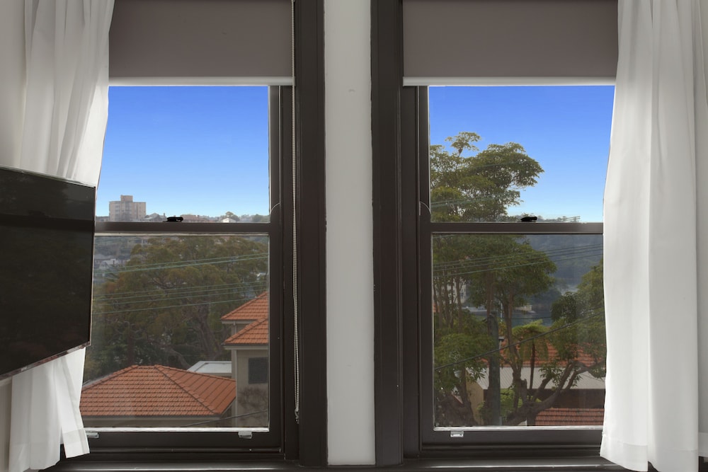 Cremorne Point Manor