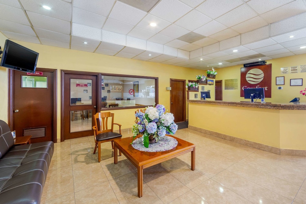 Lobby, Comfort Inn Monclova