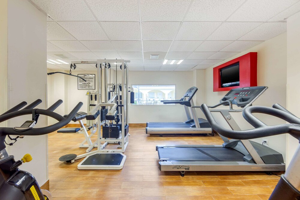 Fitness facility, Comfort Inn Monclova