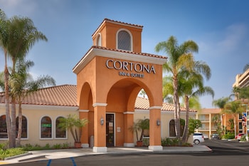 Cortona Inn & Suites Anaheim Resort