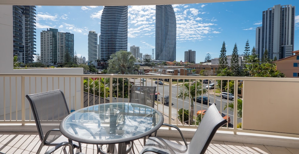 Balcony, Broadbeach Savannah Hotel & Resort