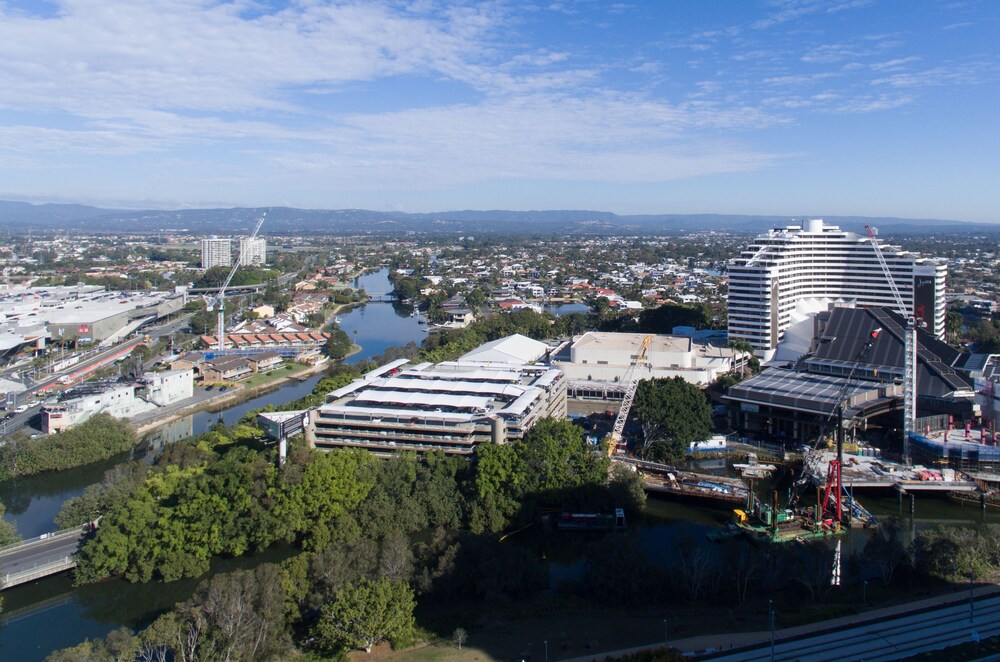 Aerial view, Broadbeach Savannah Hotel & Resort