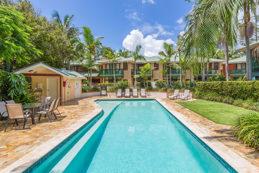 Pool, Crest Apartments Byron Bay