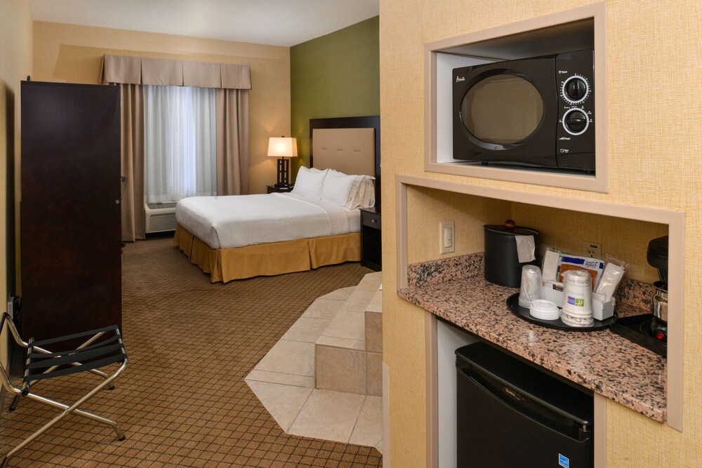 Holiday Inn Express Sacramento Airport Woodland, an IHG Hotel