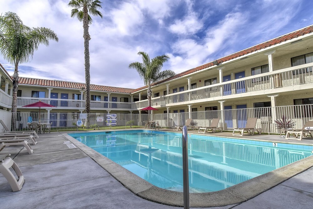 Motel 6 Carlsbad, CA Beach