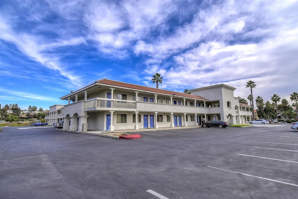 Front of property, Motel 6 Carlsbad, CA Beach