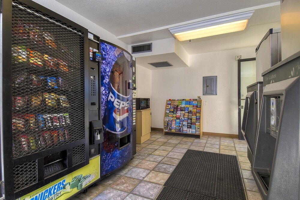 Vending machine, Motel 6 Carlsbad, CA Beach