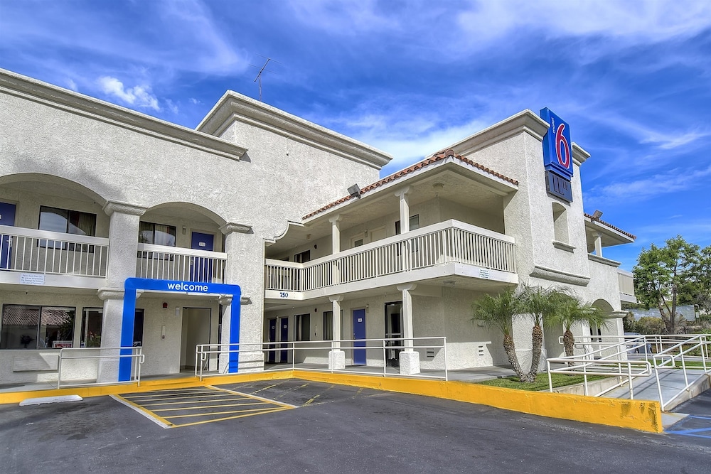 Front of property, Motel 6 Carlsbad, CA Beach