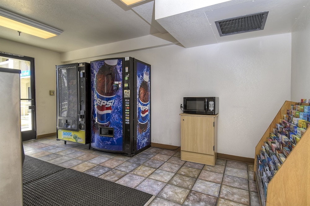 Vending machine, Motel 6 Carlsbad, CA Beach