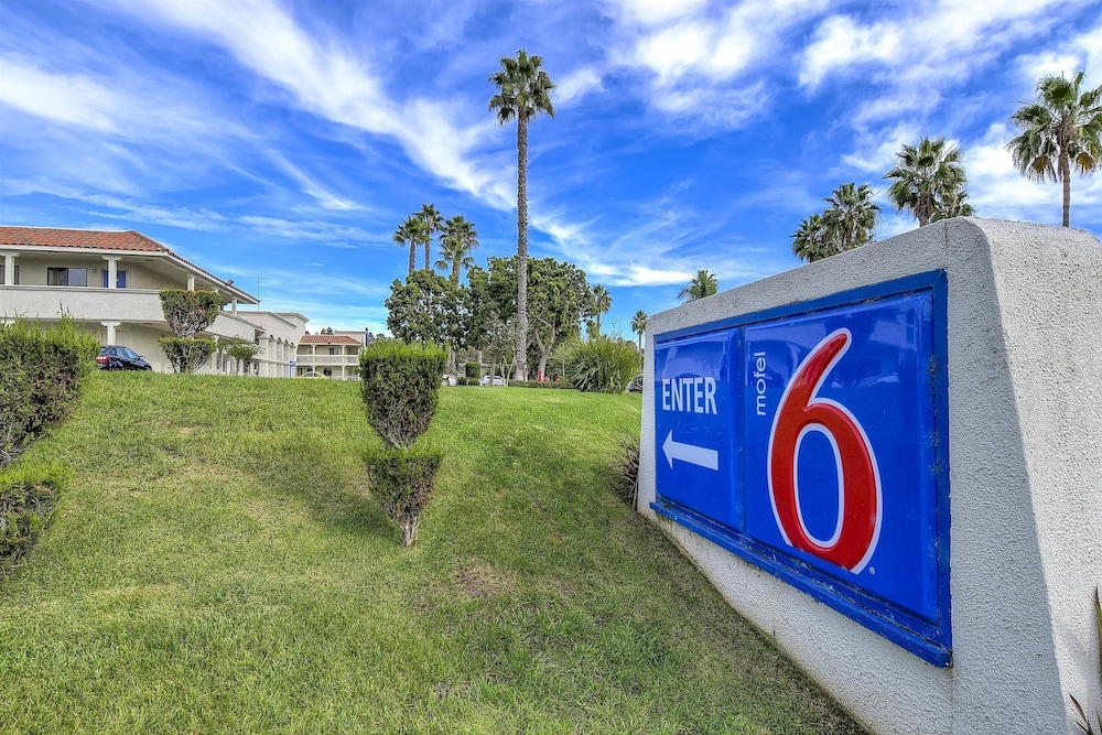 Front of property, Motel 6 Carlsbad, CA Beach