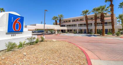Motel 6 Palm Springs, CA - Downtown