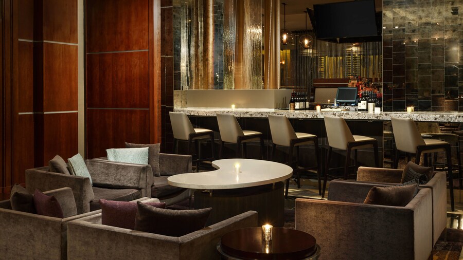 Courtyard by Marriott Chicago Magnificent Mile