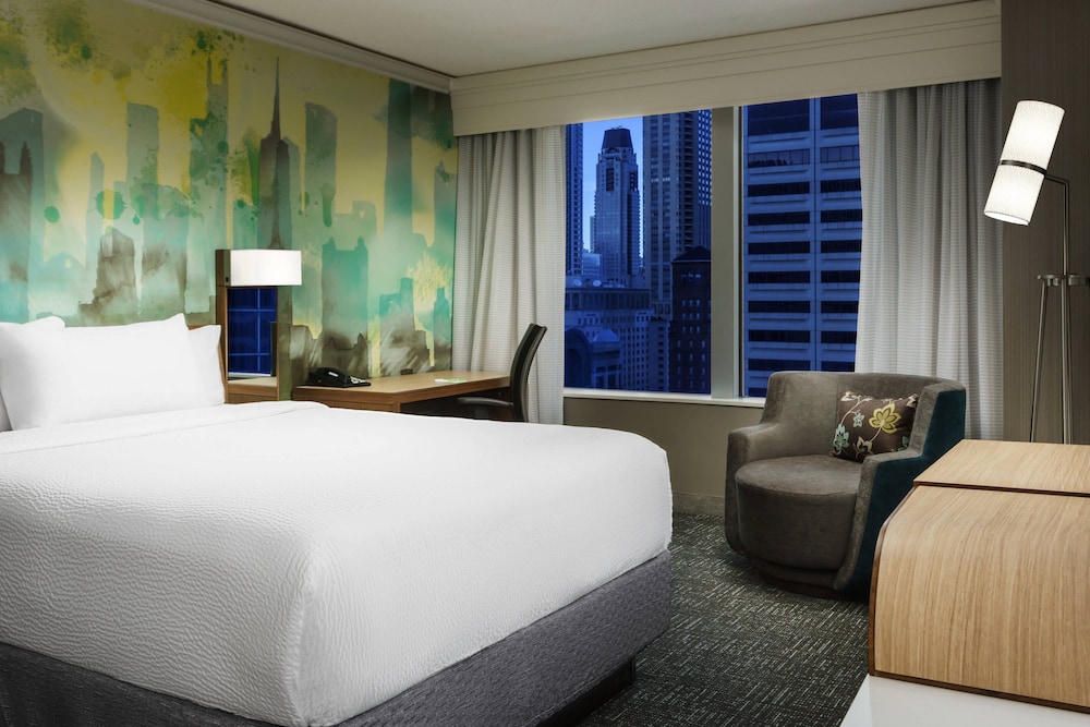 Courtyard by Marriott Chicago Magnificent Mile