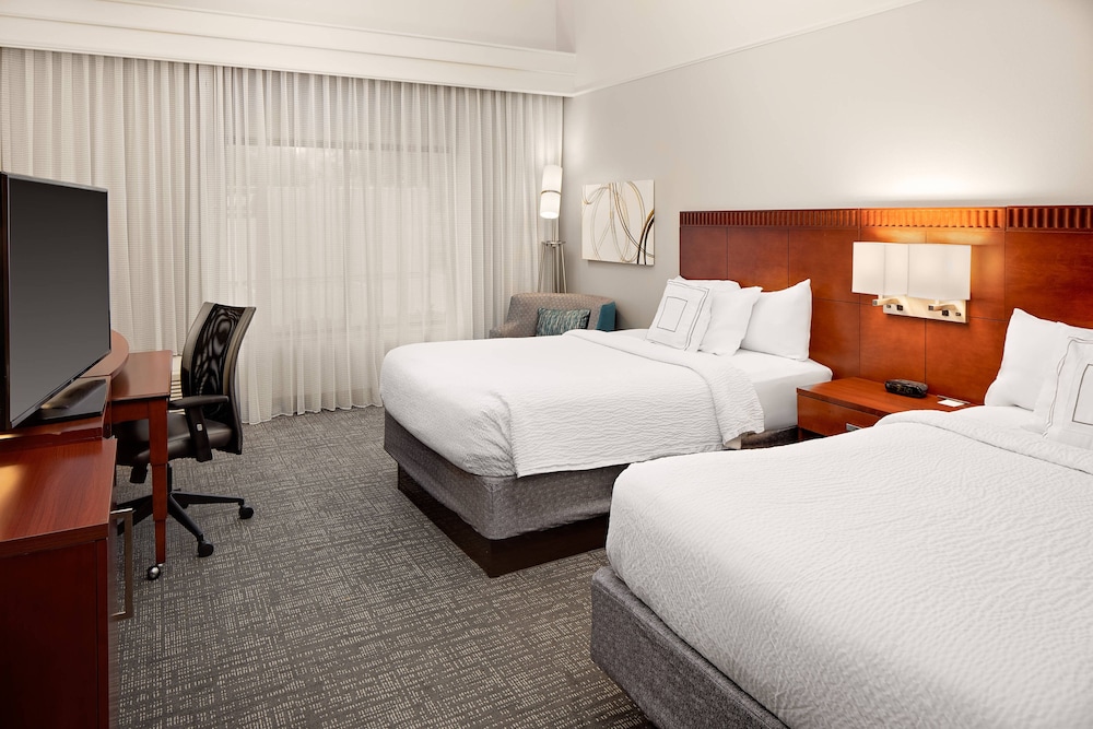 Courtyard by Marriott Houston West University