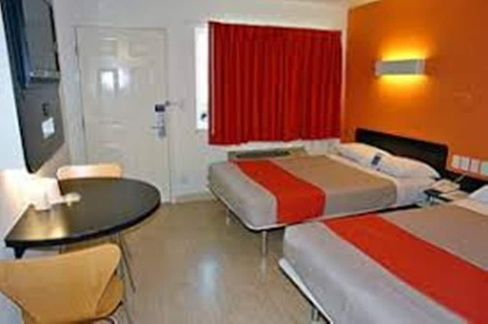 Motel 6 Davis, CA - Sacramento Area