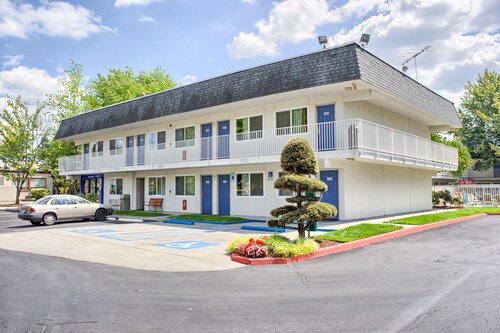 Great Place to stay Motel 6 Seattle East - Issaquah near Issaquah 