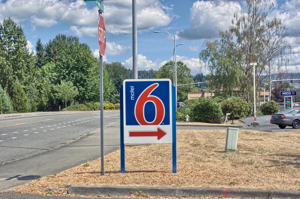 Motel 6 Issaquah, WA - Seattle - East