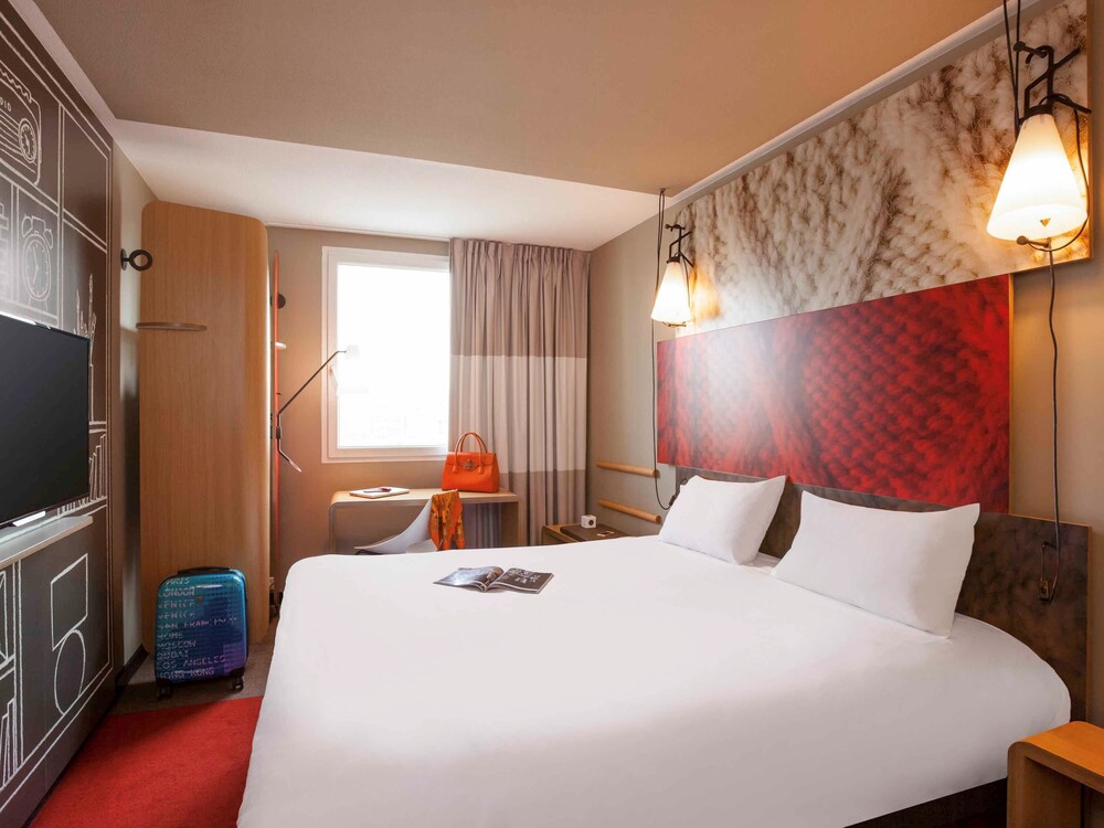 Hotel Ibis Porte Clichy Paris Hotel Ibis Porte Clichy Paris