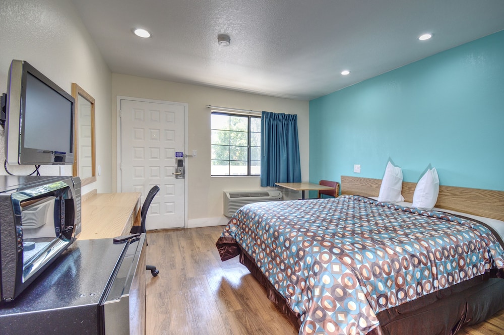 Vagabond Inn Buttonwillow North I5 AU84 Deals & Reviews (Bakersfield