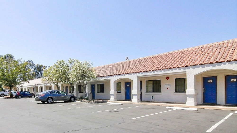 Motel 6 Thousand Oaks, CA