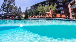 2 outdoor pools