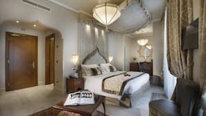Hypo-allergenic bedding, down duvet, minibar, in-room safe