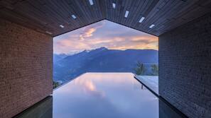 Indoor pool, outdoor pool