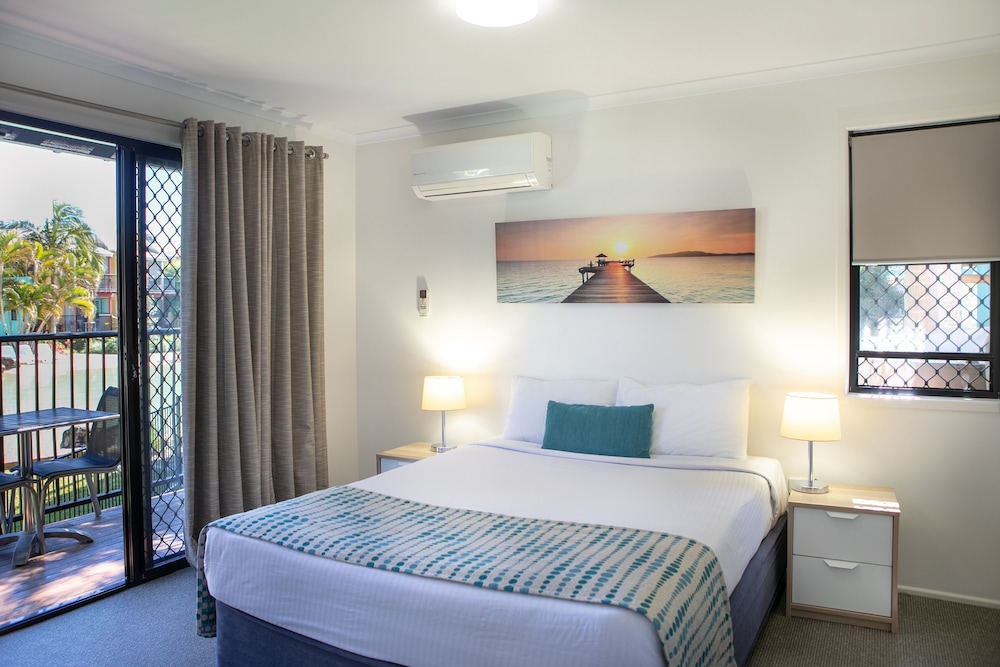Noosa Lakes Resort
