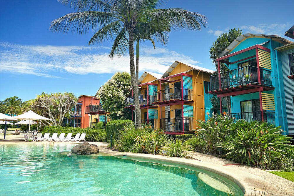 Noosa Lakes Resort