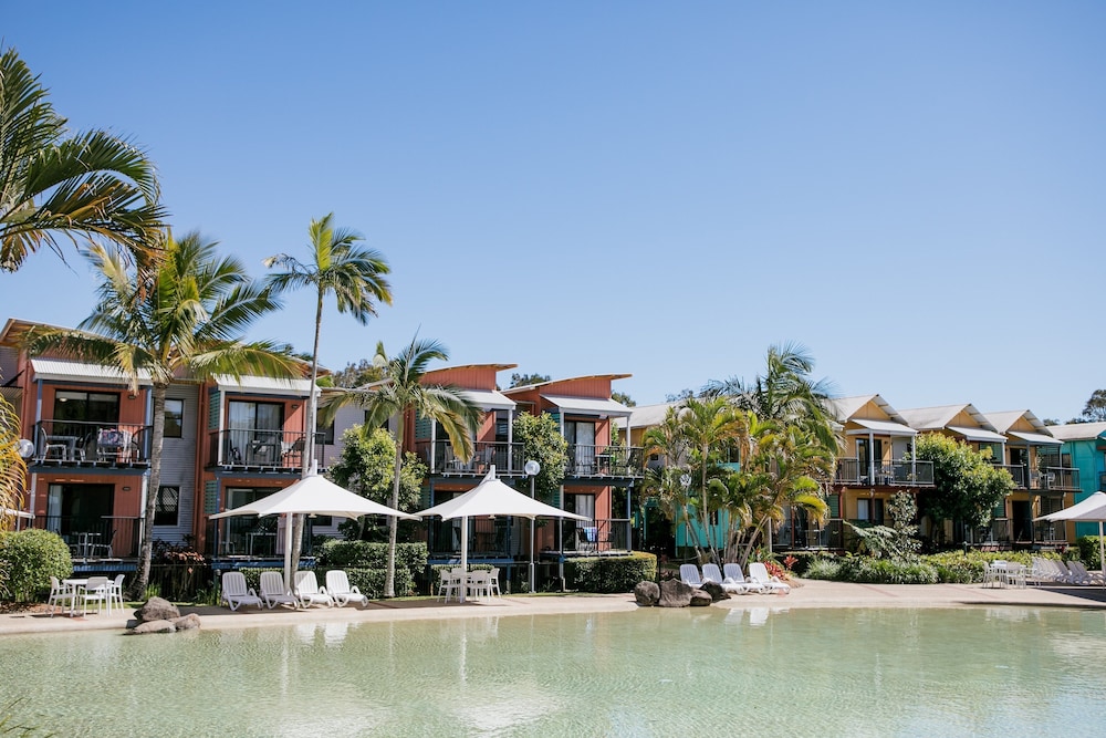 Noosa Lakes Resort