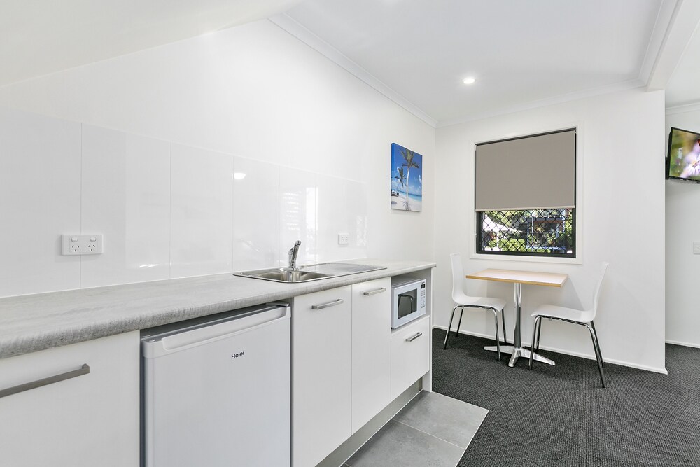 Noosa Lakes Resort
