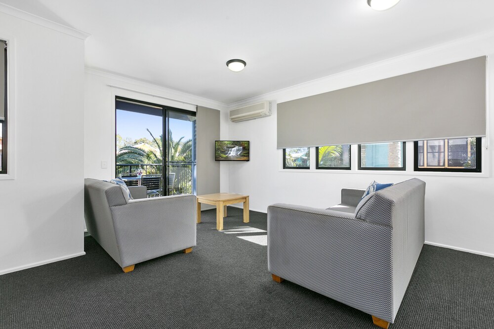 Noosa Lakes Resort