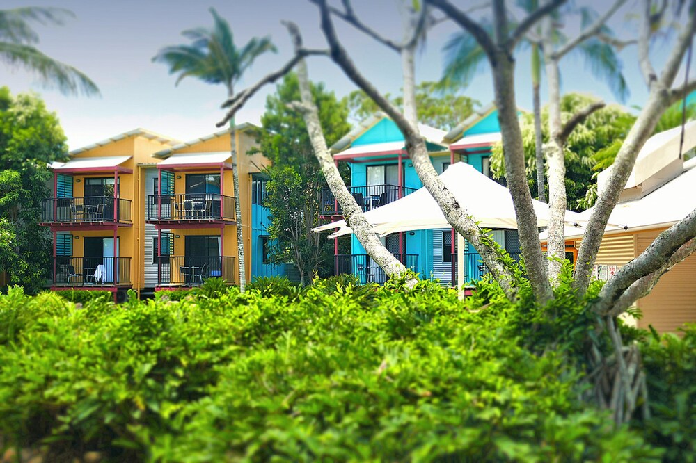 Noosa Lakes Resort