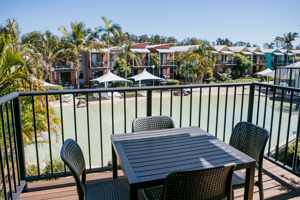 Noosa Lakes Resort