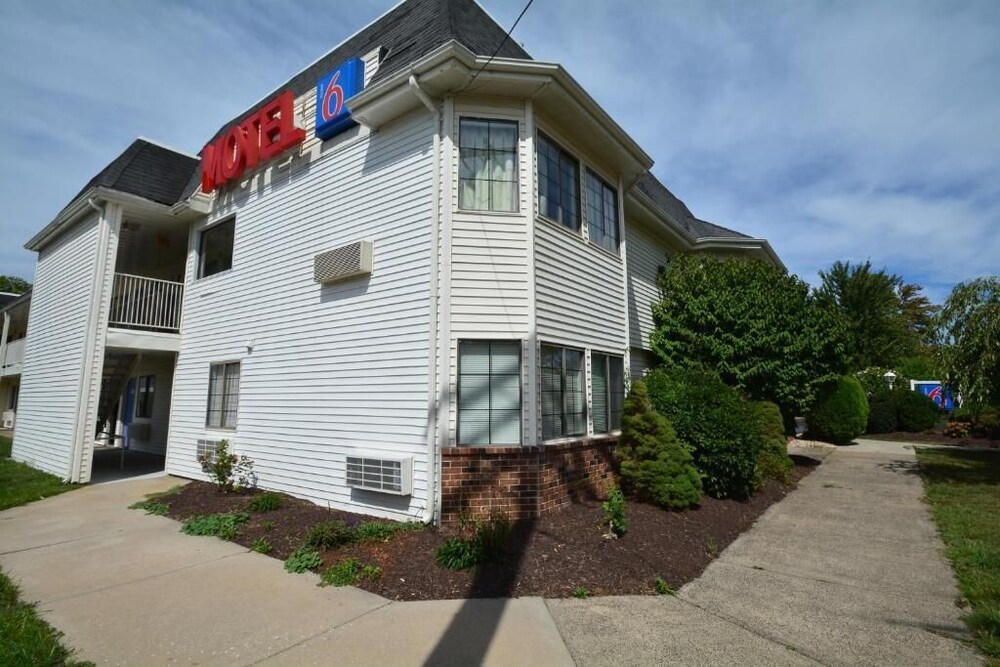 Motel 6 Wethersfield, CT - Hartford