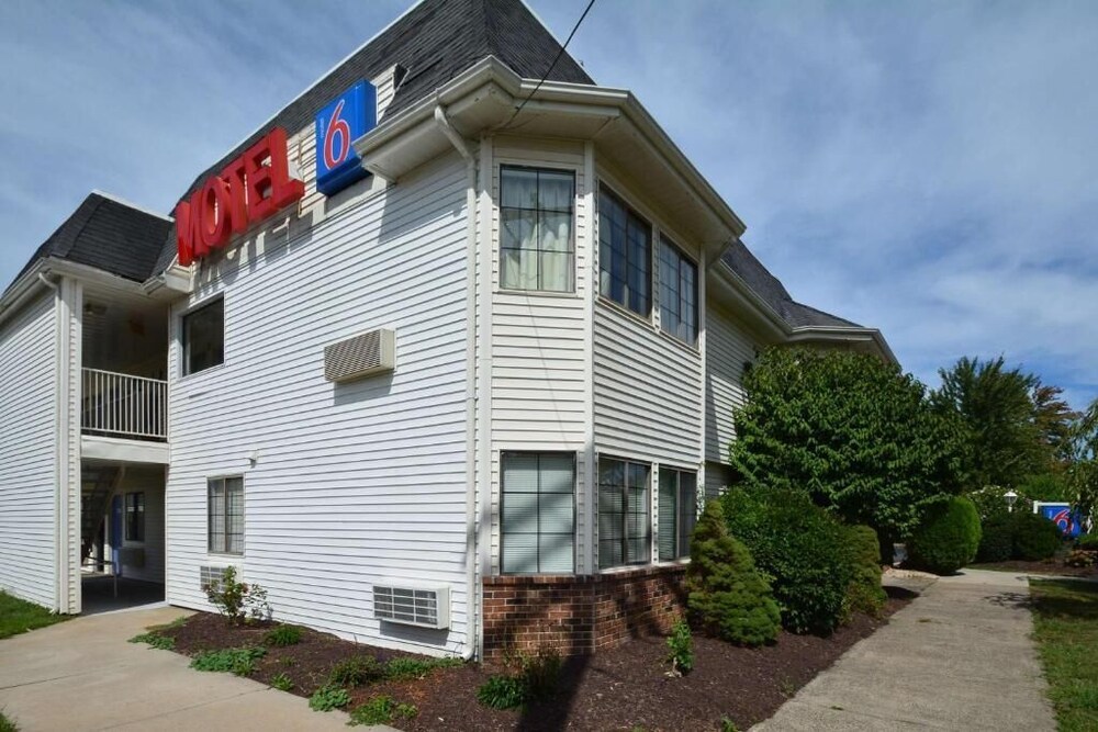 Motel 6 Wethersfield, CT - Hartford