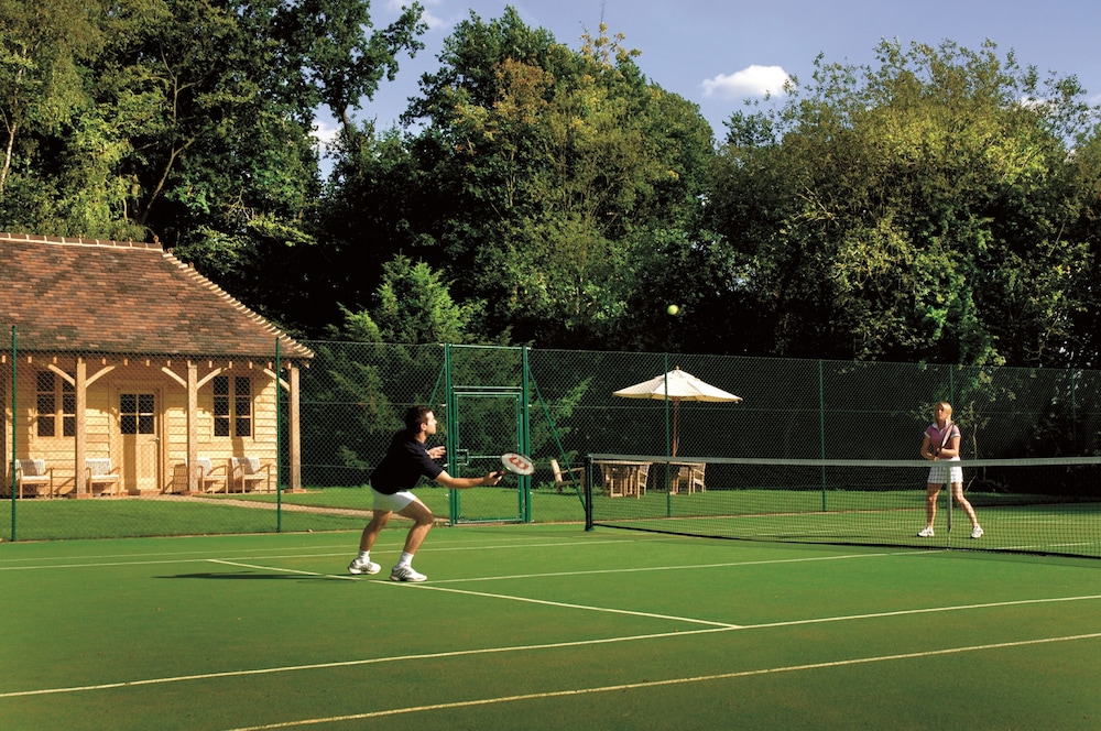 Tennis court, Four Seasons Hotel Hampshire