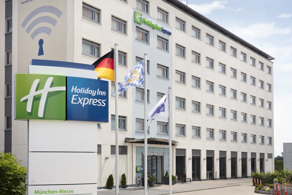 Holiday Inn Express Munchen Messe In Munich Hotel Rates Reviews On Orbitz