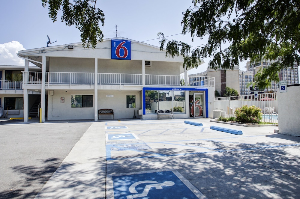 Motel 6 Salt Lake City, UT - Downtown