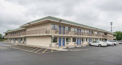 Motel 6 Kansas City, MO - Airport