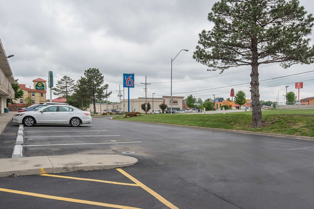 Motel 6 Kansas City, MO - Airport