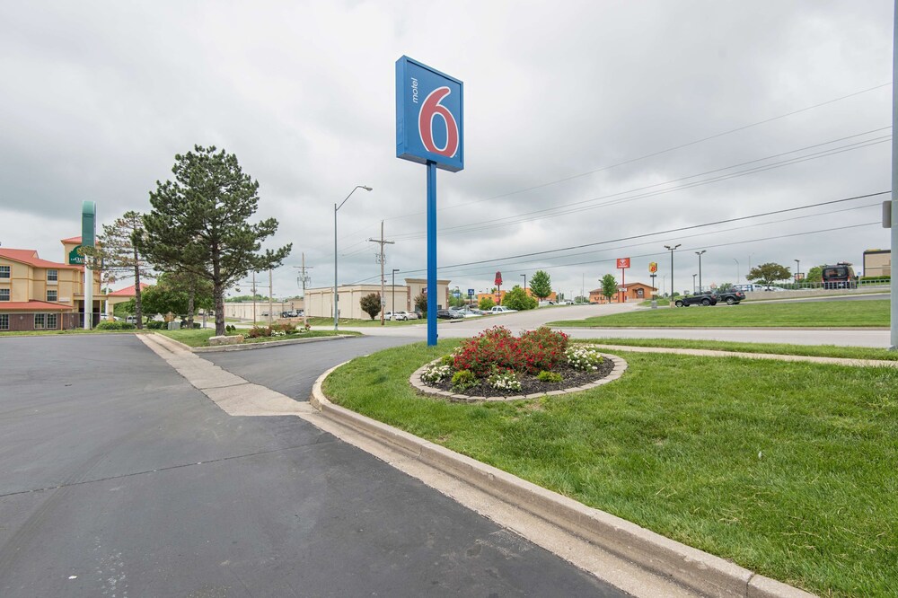 Motel 6 Kansas City, MO - Airport