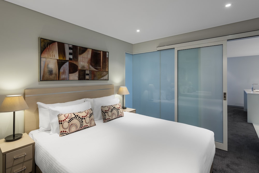 Oaks Adelaide Horizons Suites