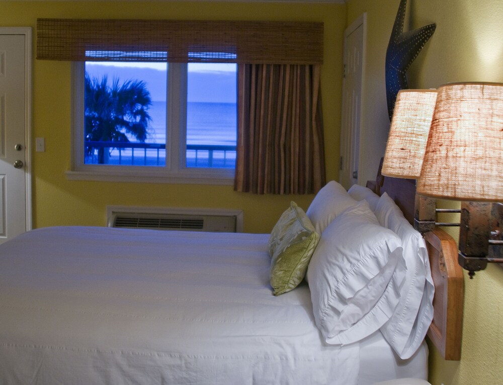 Room, Ocean Isle Inn